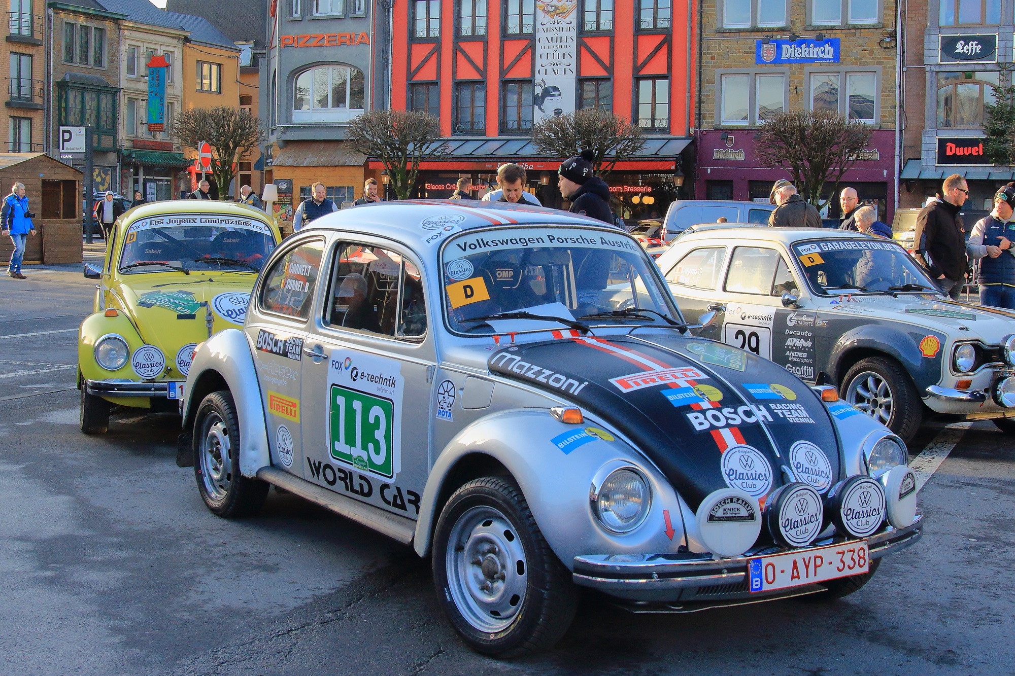 Joli tir groupé pour les deux Cox du Belgian VW Club aux Legend Boucles @Bastogne