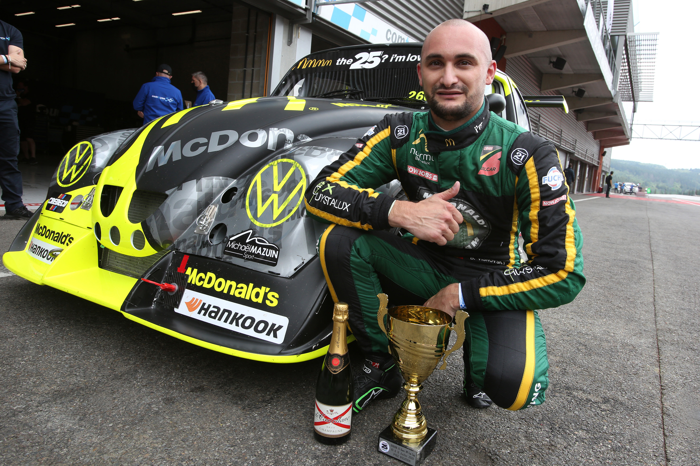 Pole position et nouveau record pour Visnovsky (#260 McDonald’s Racing by Comtoyou)