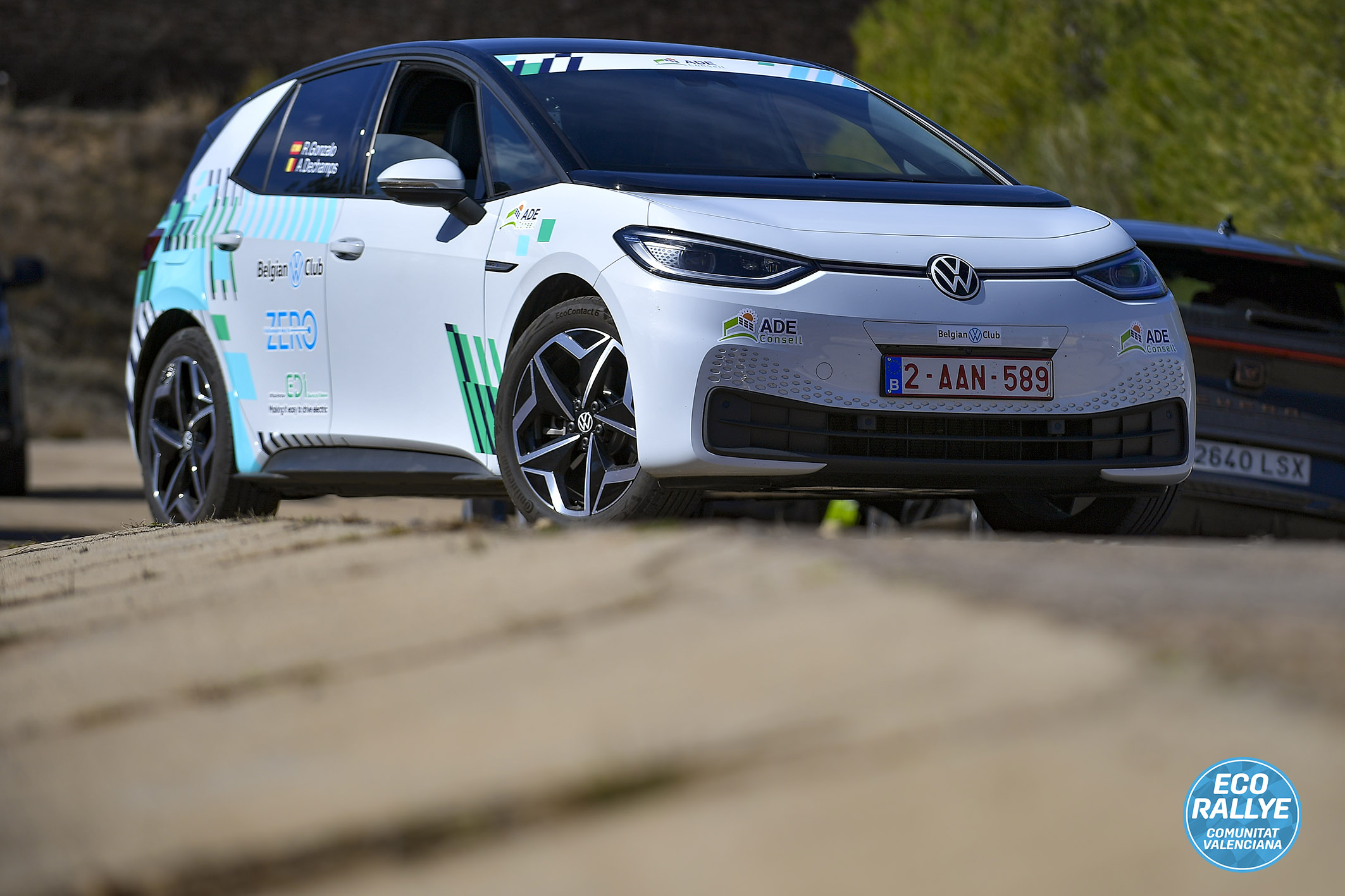 Une première pleine d’enseignements en Espagne pour Antoine Dechamps, Raquel Gonzalo et la Volkswagen ID.3