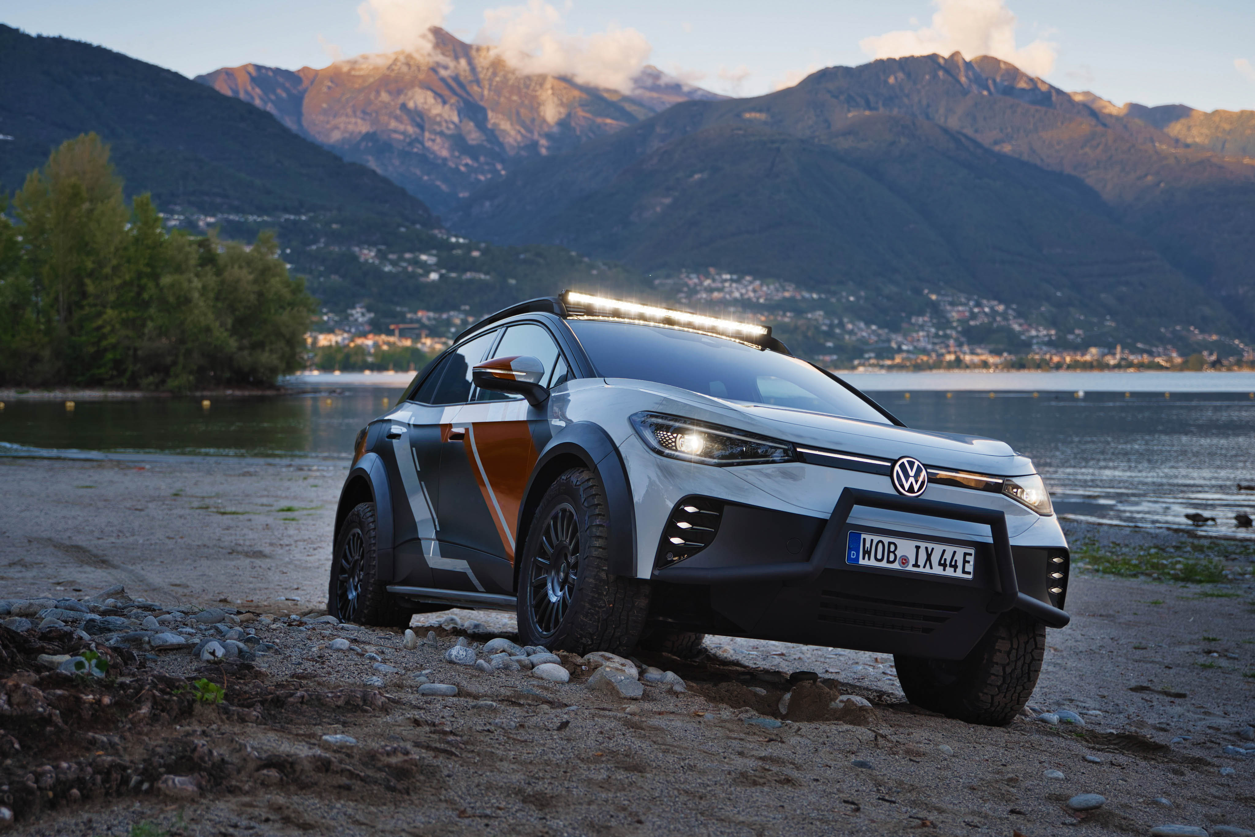 Volkswagen présente le concept-car tout-électrique ID. XTREME à Locarno.