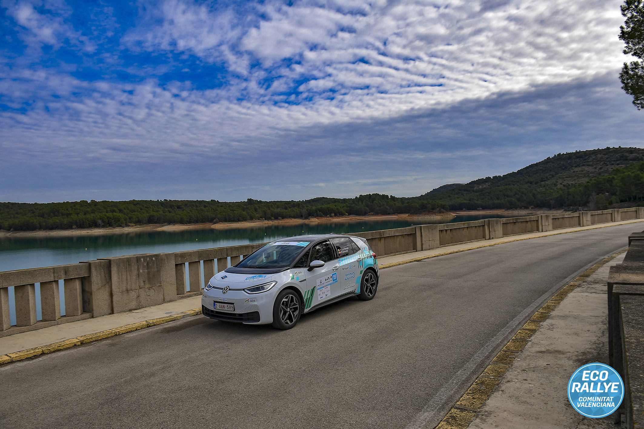 Une première pleine d’enseignements en Espagne pour Antoine Dechamps, Raquel Gonzalo et la Volkswagen ID.3
