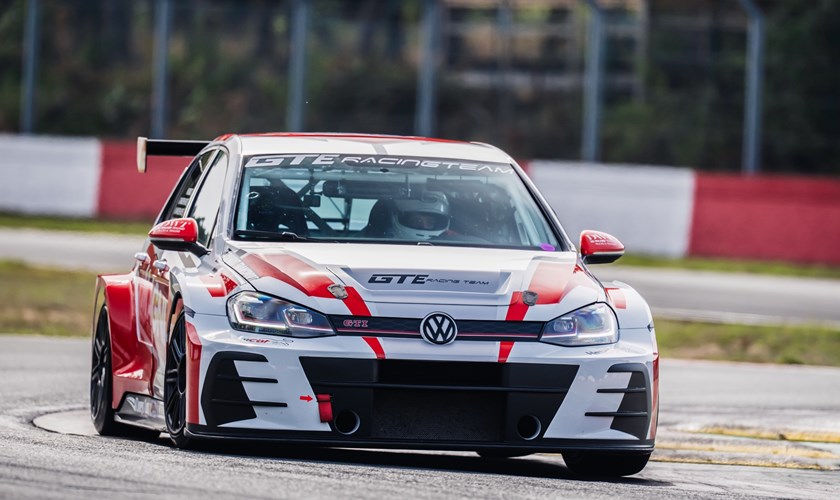 Une Volkswagen Golf GTI TCR pour le GTE Racing dans le Belcar Endurance Championship