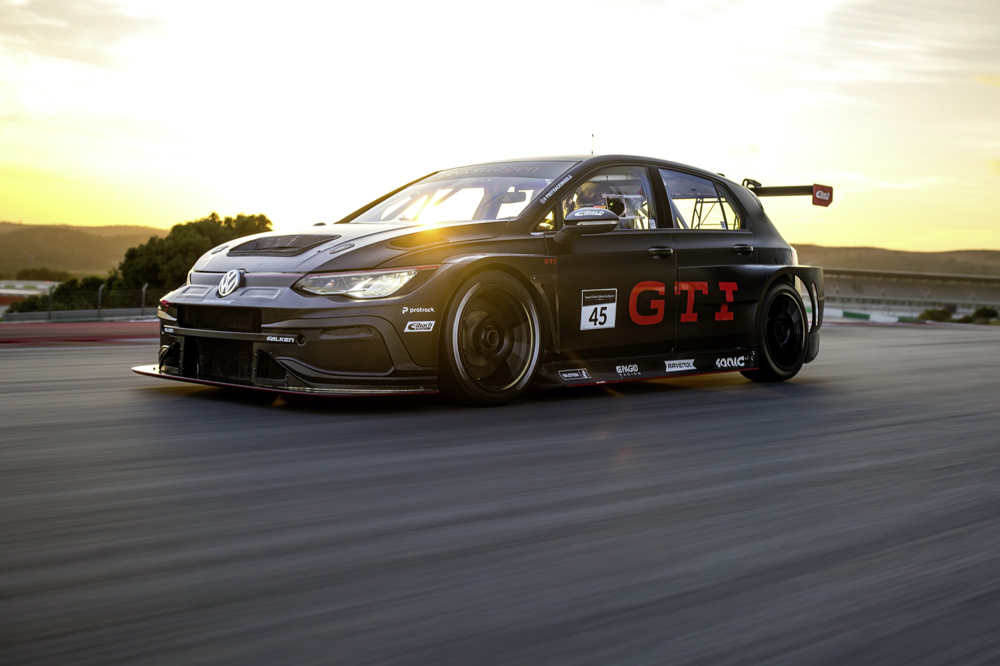 Volkswagen célèbre une première mondiale GTI avec les fans lors des 24 Heures du Nürburgring